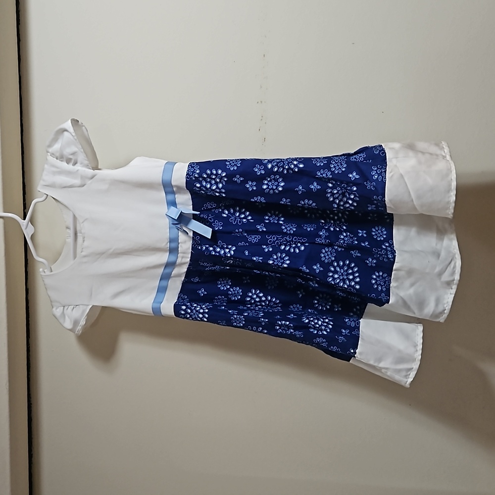 Sz 4/5 Blue and white floral eyelet dress